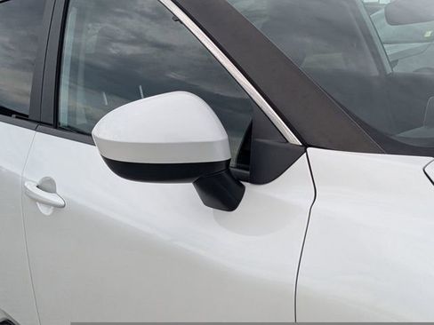 Used 2024 Nissan Rogue SV FWD image 10