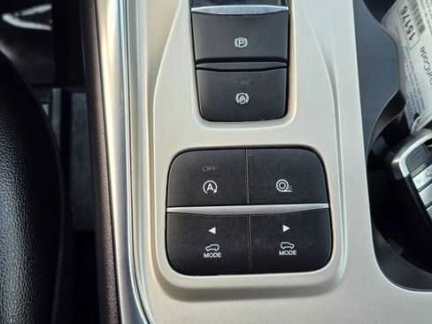 Used 2021 Ford Explorer XLT w/ Equipment Group 202A RWD image 19