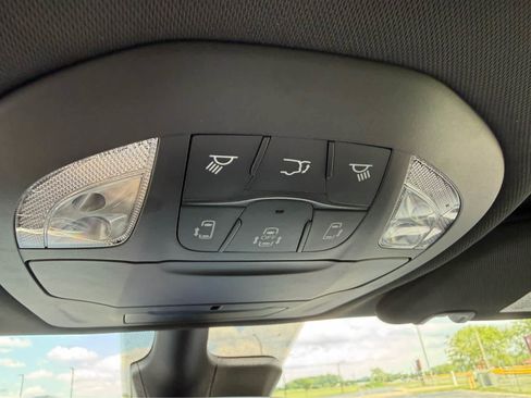 Used 2026 Chrysler Pacifica Select FWD image 26