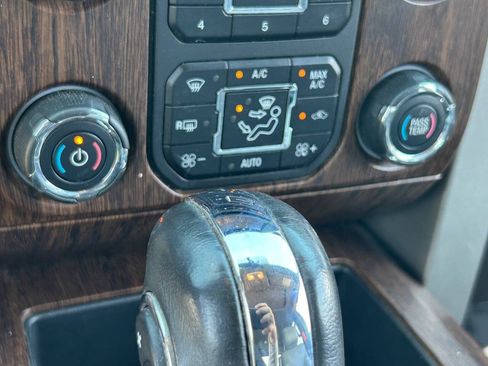 Used 2014 Ford F150 Lariat w/ Equipment Group 502A Luxury RWD image 33