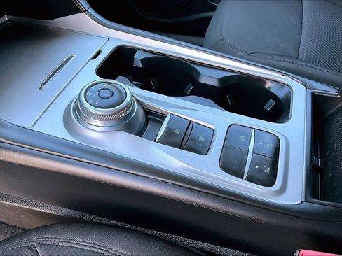 Used 2023 Ford Explorer XLT image 16