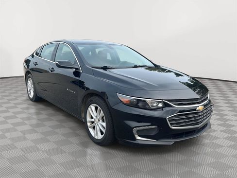 Used 2018 Chevrolet Malibu LT FWD image 4