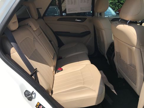 Used 2019 Mercedes-Benz GLE 400 4MATIC image 28