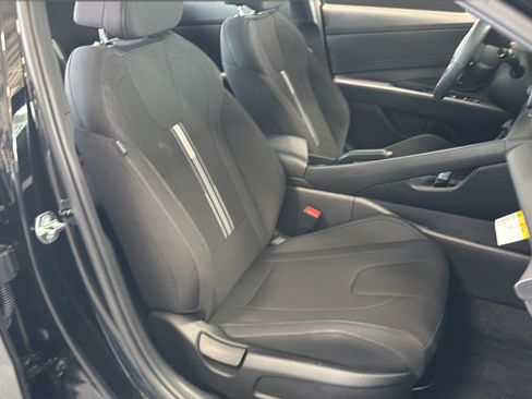 Certified 2025 Hyundai Elantra Sport FWD image 24