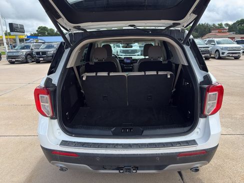 Used 2023 Ford Explorer Limited w/ Equipment Group 301A AWD/4WD image 6
