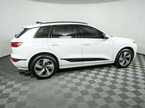 Used 2025 Audi Q6 e-tron Premium Plus w/ Premium Plus AWD/4WD image 2
