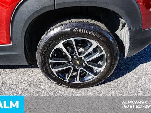 Used 2025 Chevrolet TrailBlazer LT FWD image 16