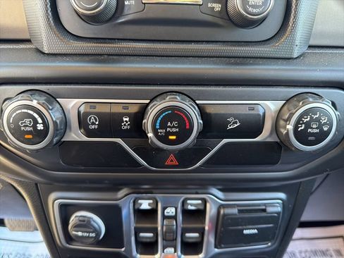 Used 2020 Jeep Wrangler Unlimited Sport S AWD/4WD image 30