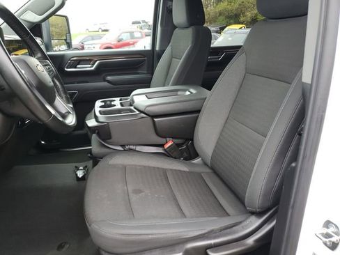 Used 2024 Chevrolet Silverado 2500 LT image 24