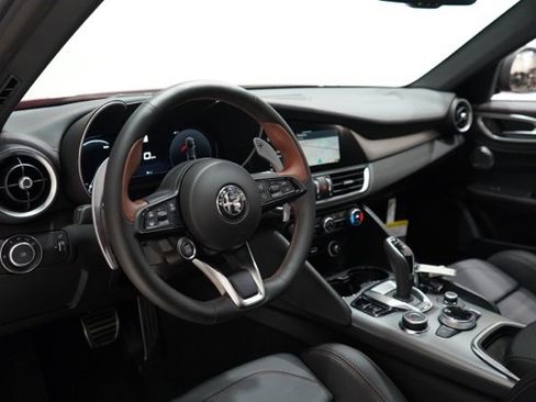 New 2025 Alfa Romeo Giulia Intensa AWD w/ Driving Assist Package image 15
