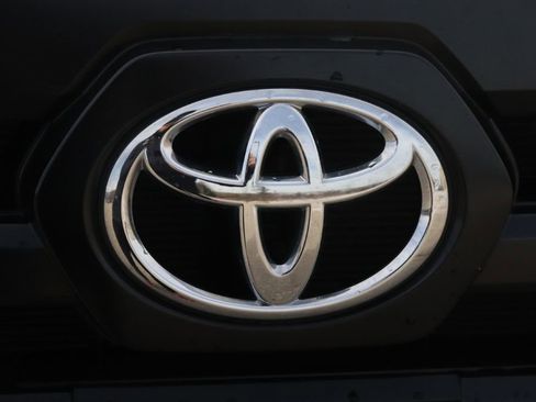 Used 2017 Toyota Tacoma 4x4 Access Cab image 52