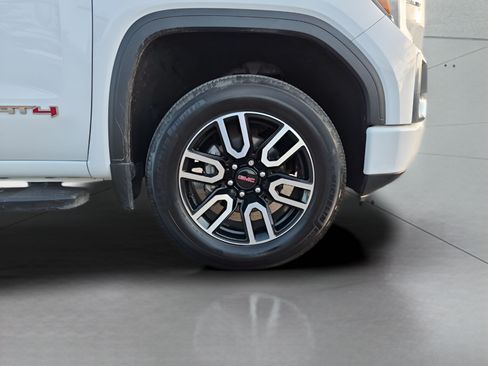 Used 2020 GMC Sierra 1500 AT4 w/ AT4 Premium Package AWD/4WD image 18