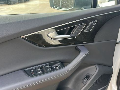 Used 2025 Audi Q7 3.0T Premium Plus image 17