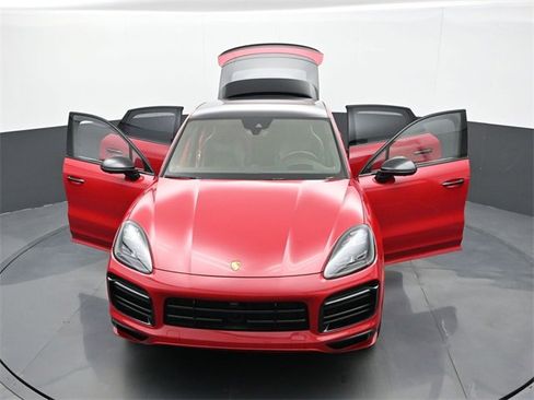 Used 2023 Porsche Cayenne GTS w/ Assistance Package image 32