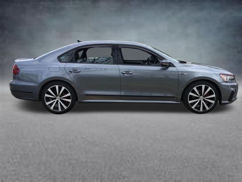 Used 2018 Volkswagen Passat 3.6 FWD image 10