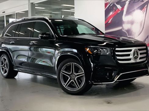 Used 2025 Mercedes-Benz GLS 450 4MATIC image 17