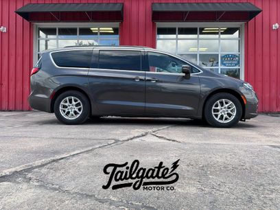 Used 2022 Chrysler Pacifica Touring-L