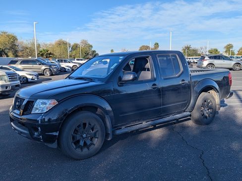 Used 2020 Nissan Frontier SV w/ Midnight Edition Floor Mats image 2