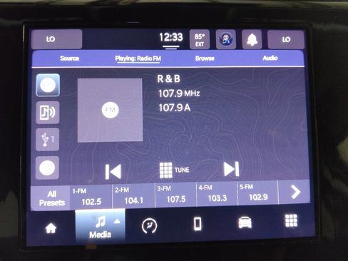 Used 2023 Jeep Grand Cherokee Laredo RWD image 25