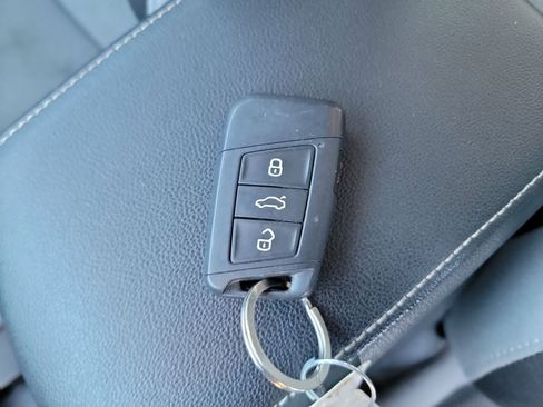 Used 2022 Volkswagen Taos S image 23