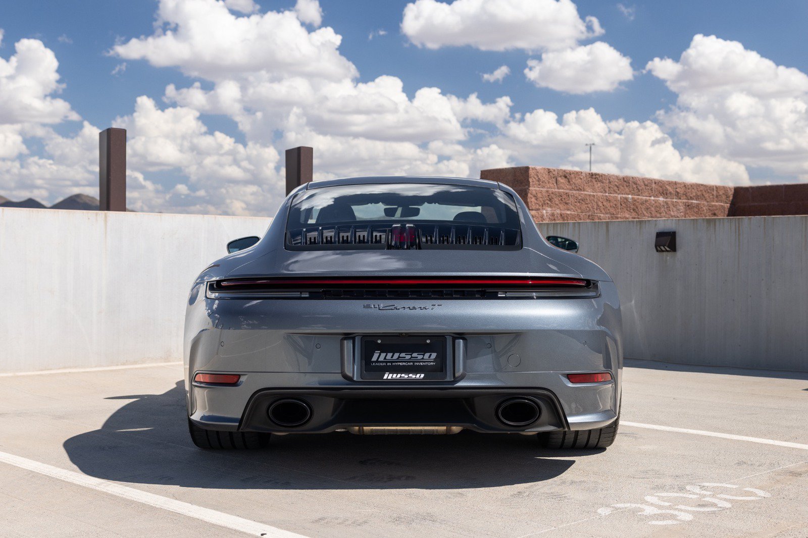 Used 2025 Porsche 911 Carrera T RWD image 9