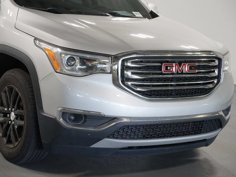 Used 2019 GMC Acadia SLT w/ LPO, Cargo Package FWD image 4