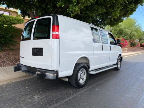 Used 2025 Chevrolet Express 2500 w/ Driver Convenience Package RWD image 7