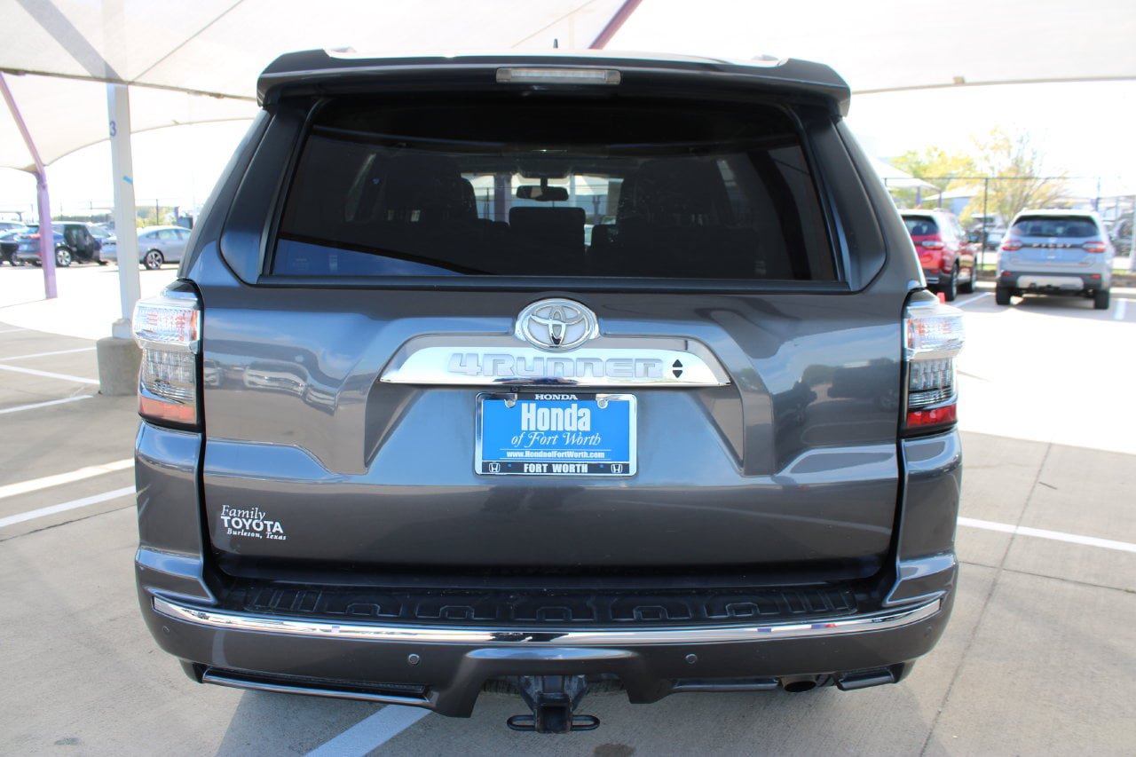 Used 2017 Toyota 4Runner Limited AWD/4WD image 4