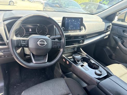Used 2025 Nissan Rogue SV AWD/4WD image 4