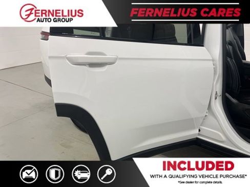 Used 2023 Jeep Grand Cherokee L Limited w/ Trailer Tow Group (B) image 18