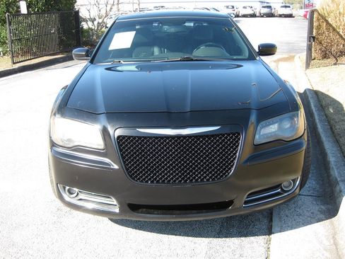 Used 2014 Chrysler 300 S image 2