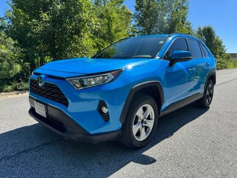 Used 2019 Toyota RAV4 XLE w/ Convenience Package AWD/4WD image 1