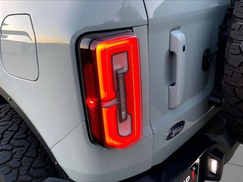 Used 2022 Ford Bronco Outer Banks AWD/4WD image 28