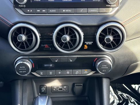 Used 2025 Nissan Sentra SR image 5