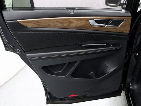 Used 2024 Volkswagen Atlas SE image 27