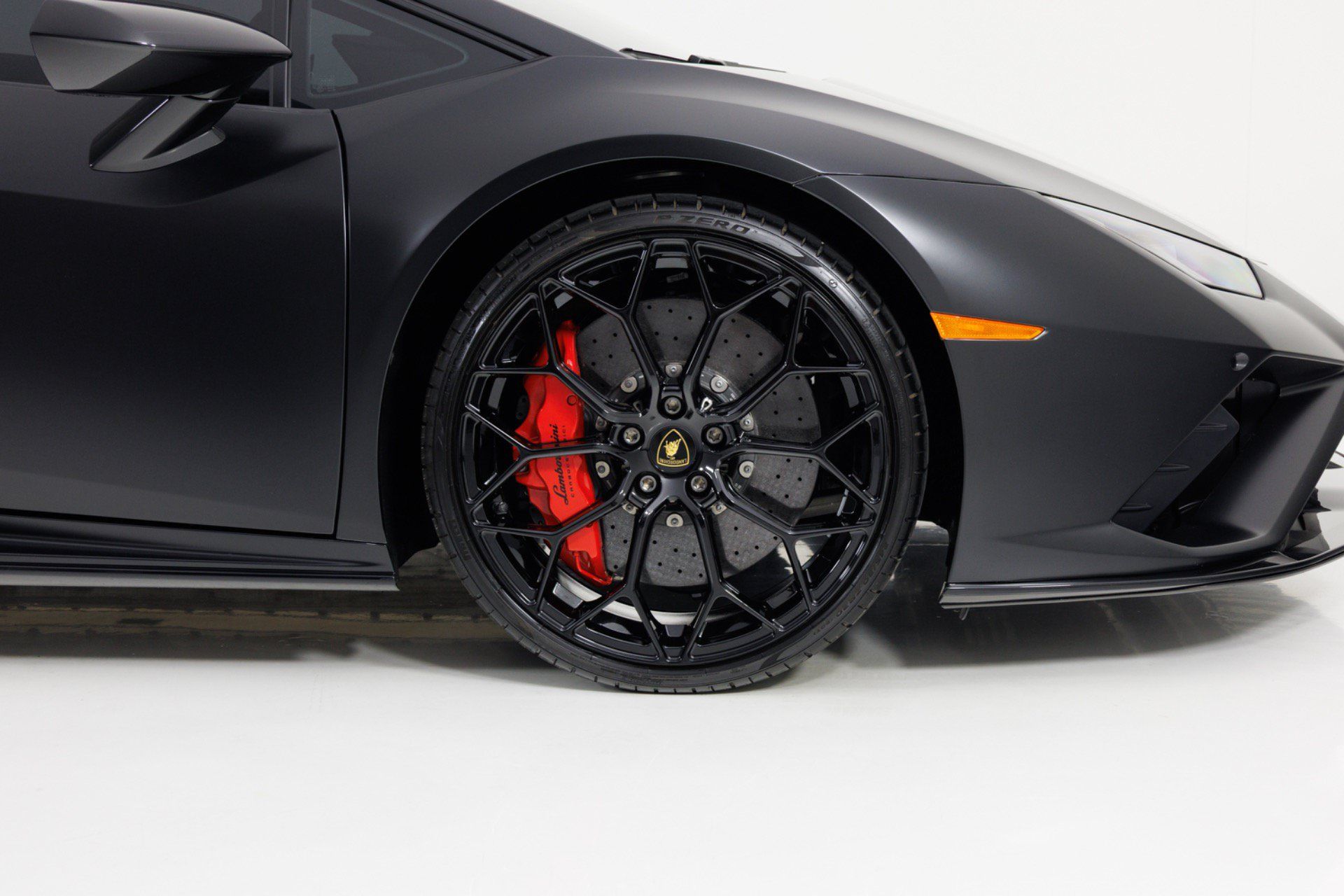 Used 2023 Lamborghini Huracan EVO RWD image 13