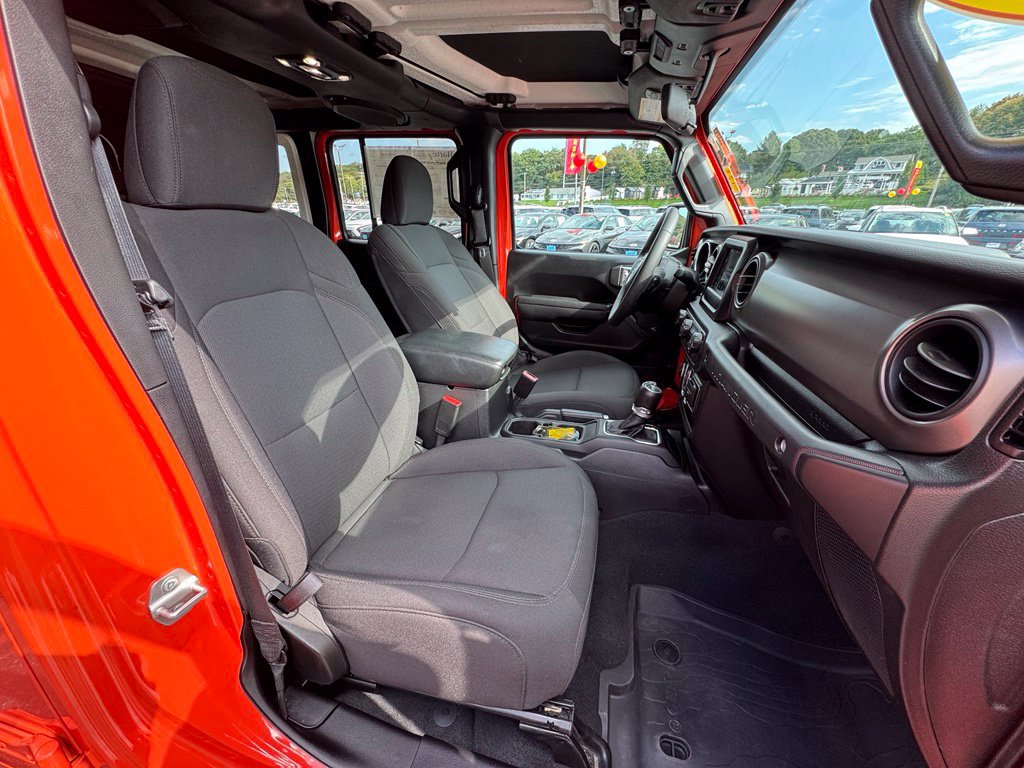 Used 2023 Jeep Wrangler Unlimited w/ Convenience Group AWD/4WD image 28