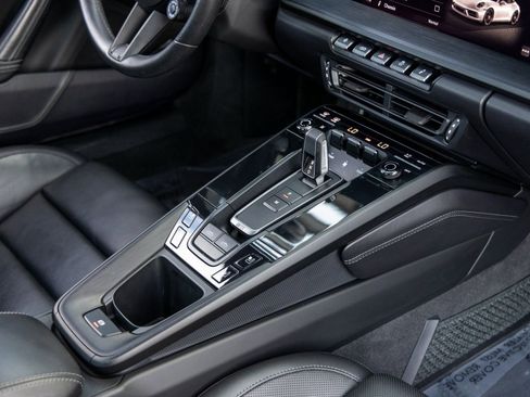 Certified 2022 Porsche 911 50th Anniversary Edition image 50