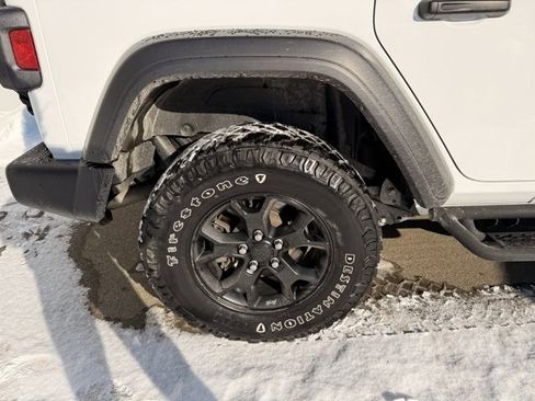 Used 2023 Jeep Wrangler Willys image 12