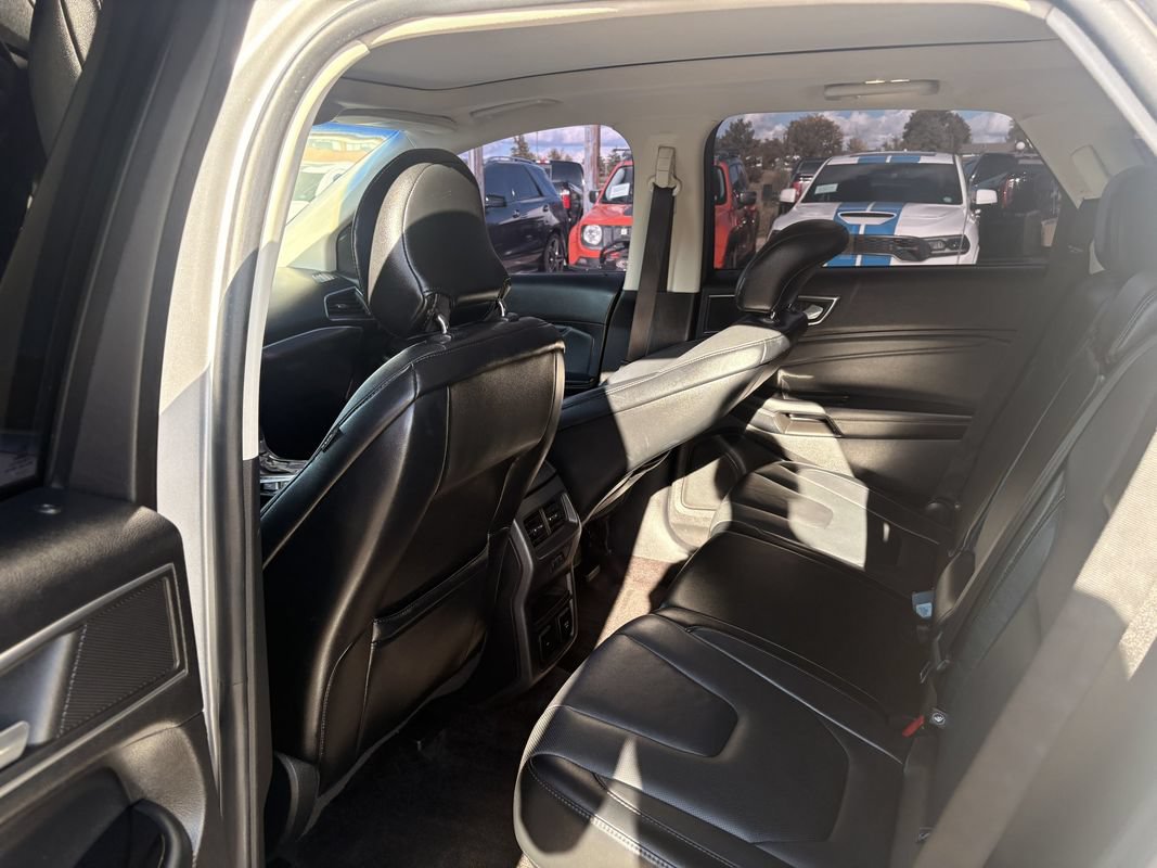 Used 2016 Ford Edge Titanium w/ Equipment Group 302A AWD/4WD image 16