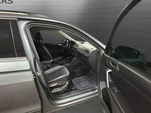 Used 2019 Volkswagen Tiguan SE FWD image 24