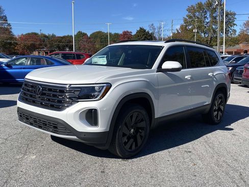 New 2026 Volkswagen Atlas SE FWD image 3