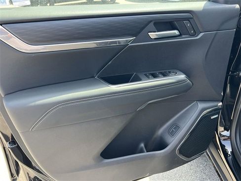 New 2025 GMC Acadia Elevation image 10