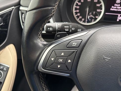 Used 2018 INFINITI QX30 Premium w/ Cargo Package image 13