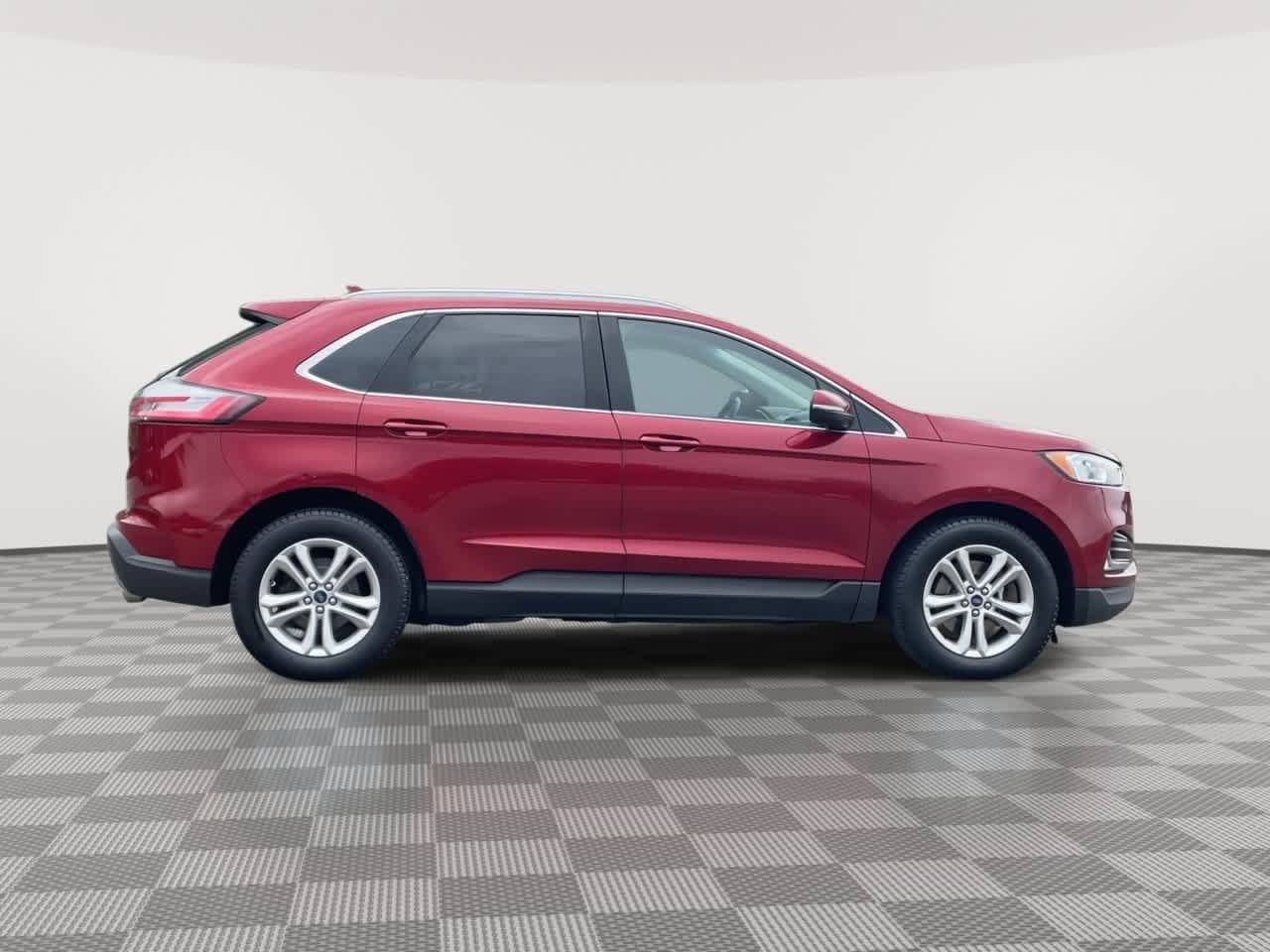 Used 2019 Ford Edge SEL w/ Equipment Group 201A AWD/4WD image 9