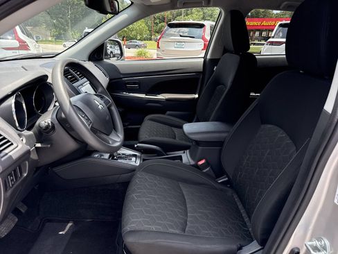 Used 2025 Mitsubishi Outlander Sport ES AWD/4WD image 9