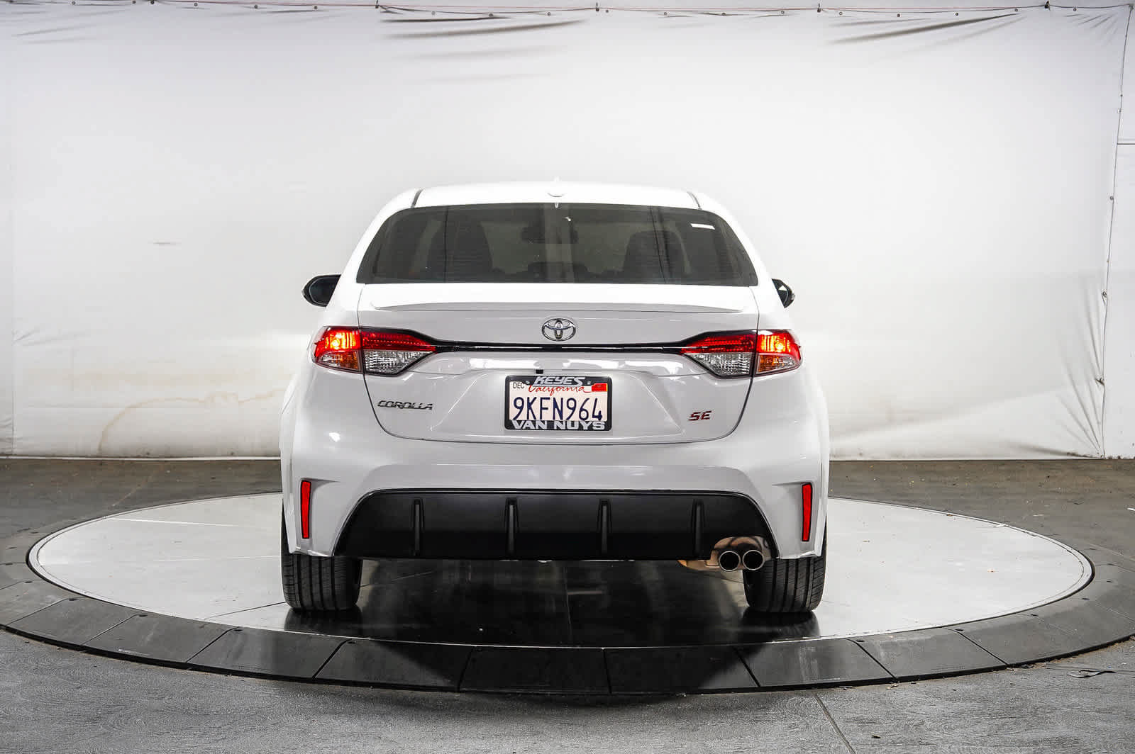 Used 2024 Toyota Corolla SE FWD image 3