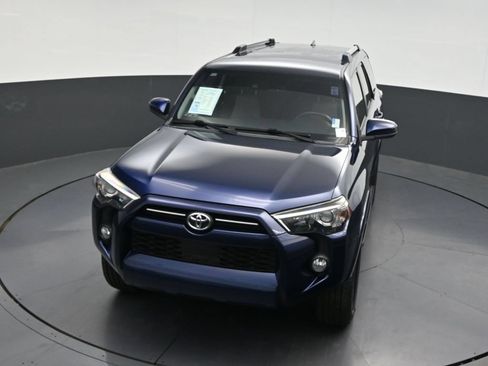 Used 2020 Toyota 4Runner SR5 AWD/4WD image 22