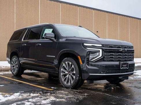 New 2026 Chevrolet Suburban High Country image 2
