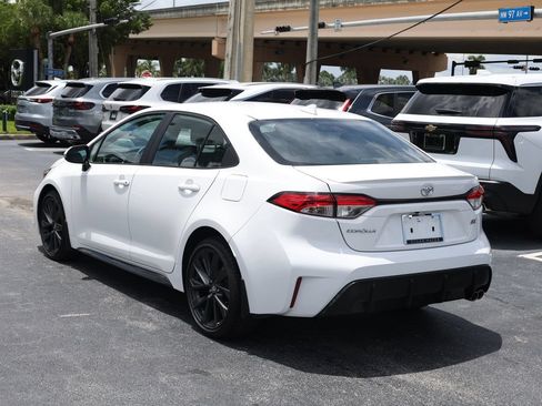 Used 2024 Toyota Corolla SE FWD image 5